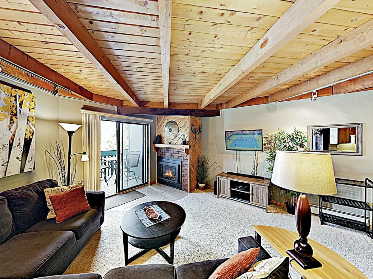 New Listing! Treehouse Condo With Pool & Hot Tubs Condo Silverthorne Exterior photo