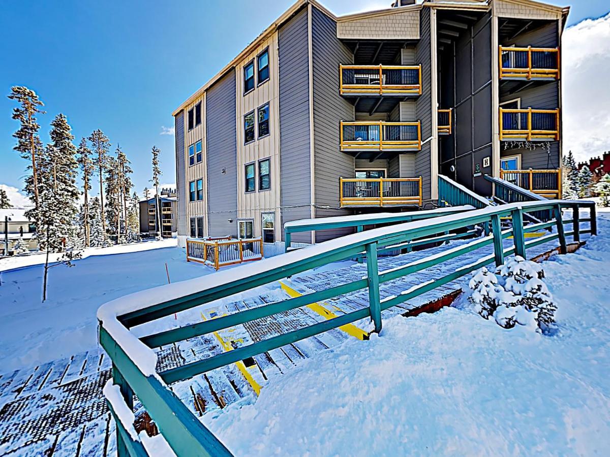 New Listing! Treehouse Condo With Pool & Hot Tubs Condo Silverthorne Exterior photo